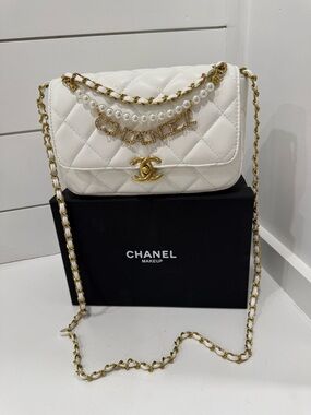 NEW Chanel White Quilted Pearl-Accent Crossbody Bag— GWP
